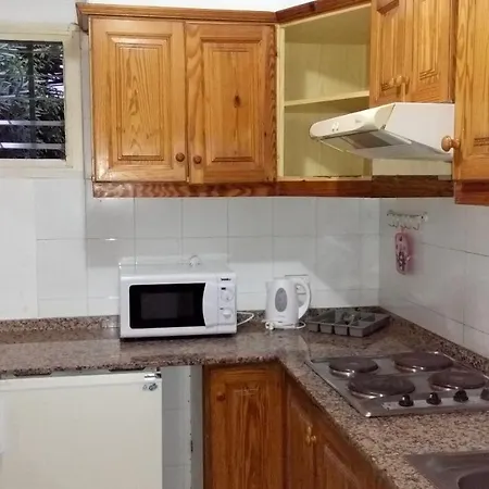 Onebedroom In Alondras Park Апартаменты